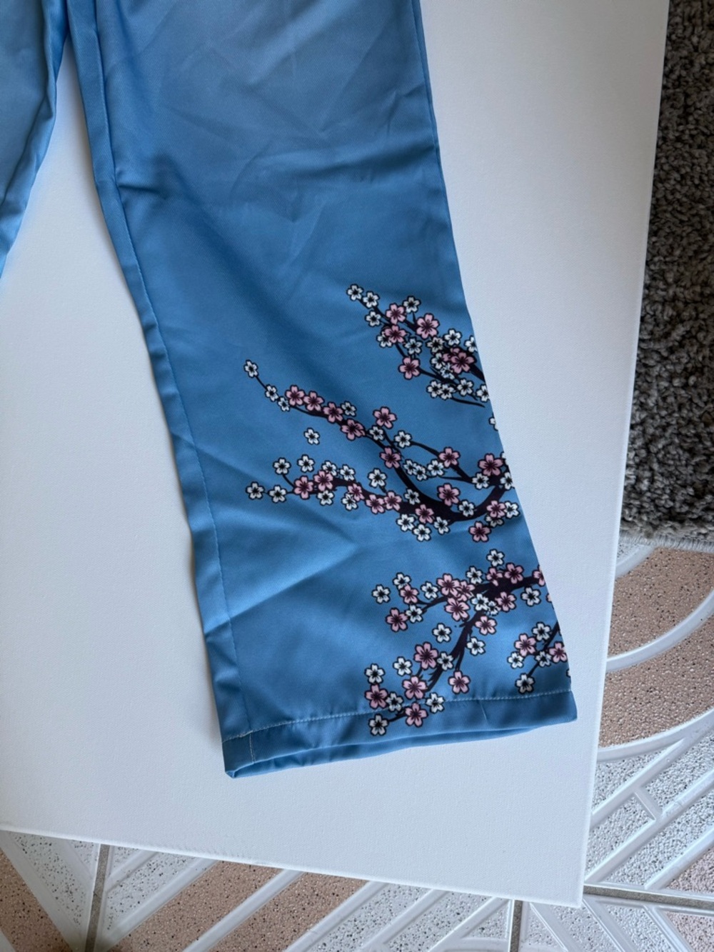 SHEIN Blue Wide-Leg Pants with Floral & Knight Print - Picture 4 of 8